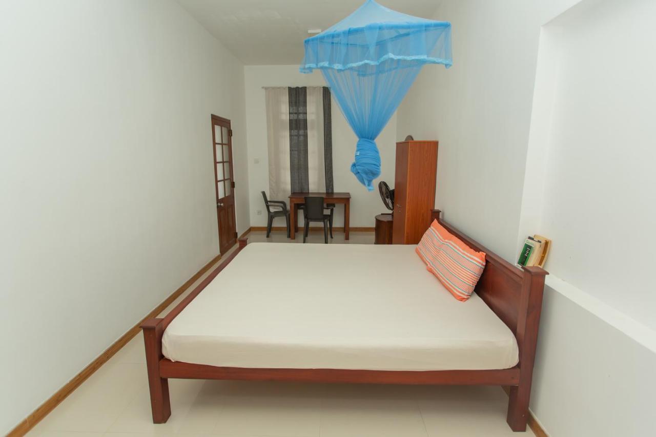 Sena * Ambalangoda (Galle)