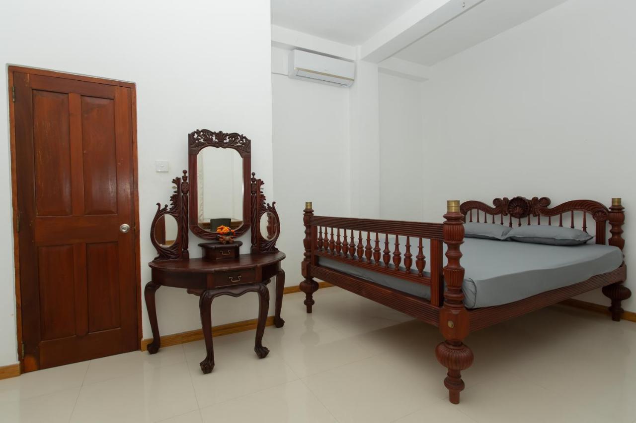 Sena * Ambalangoda (Galle)